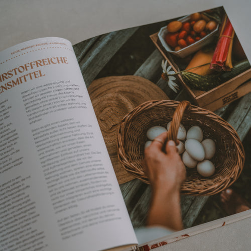 Nourished Through The Seasons - Inhalt